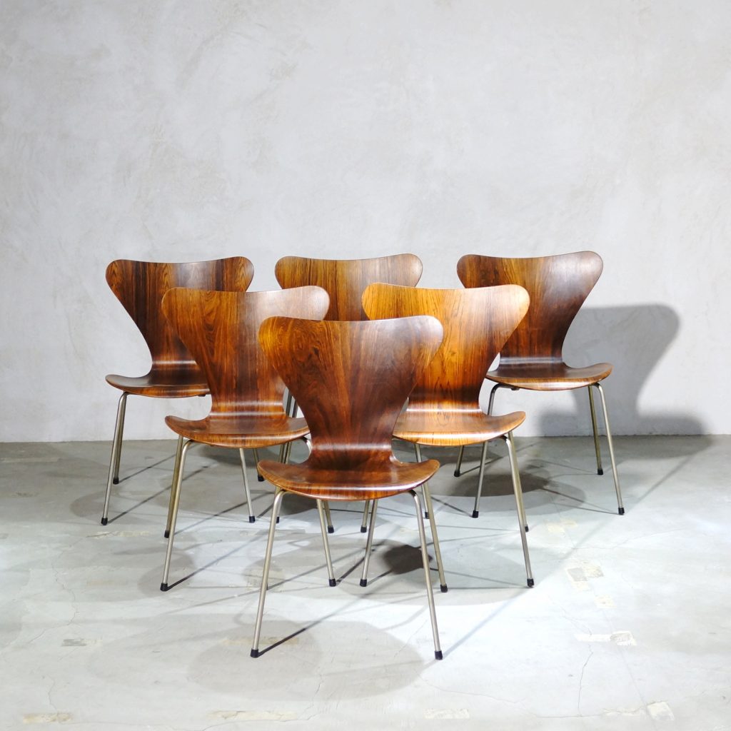 Arne Jacobsen Seven Chairの簡易年代特定方法