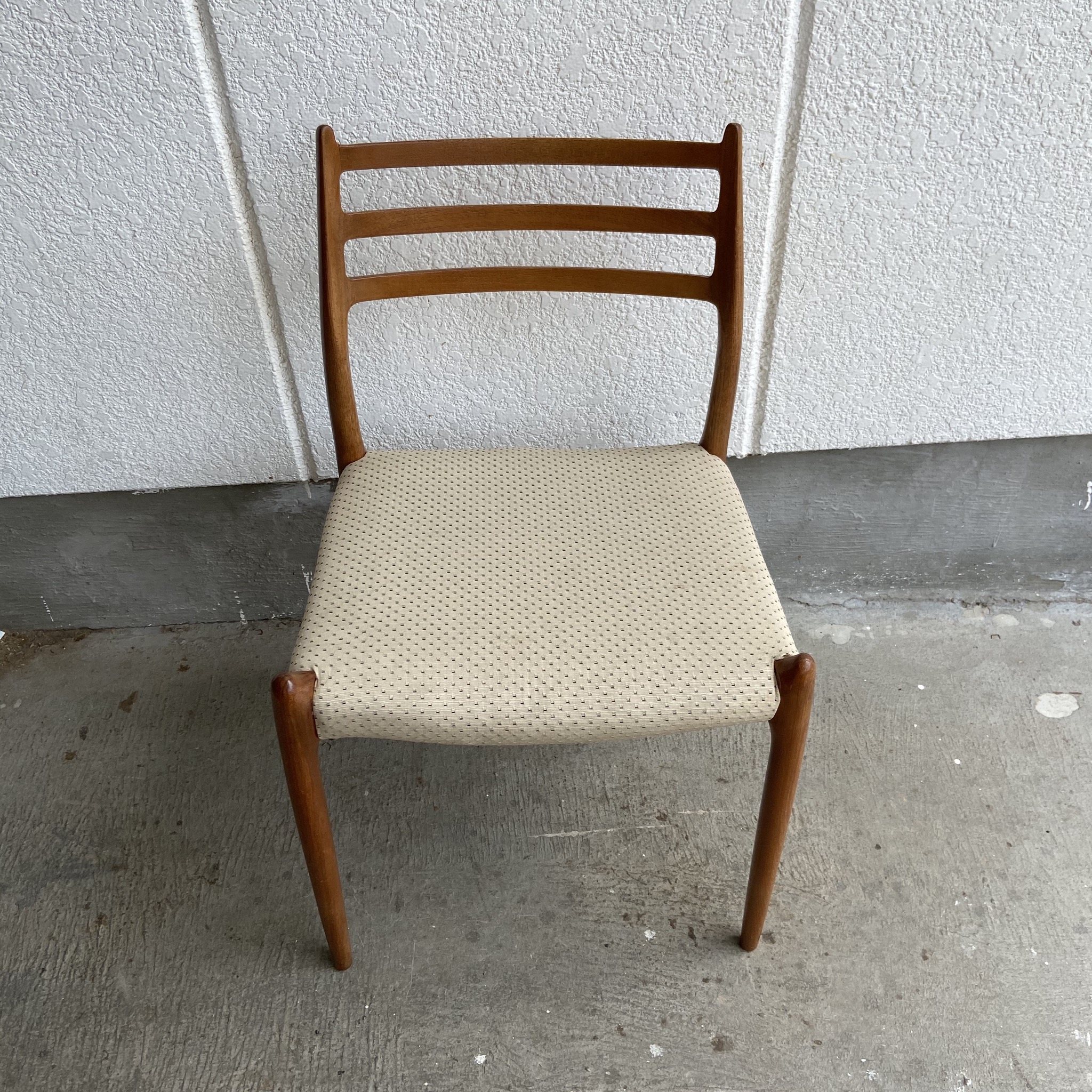 Niels Otto Moller（モラー）　Model 78 Chair 座面外し