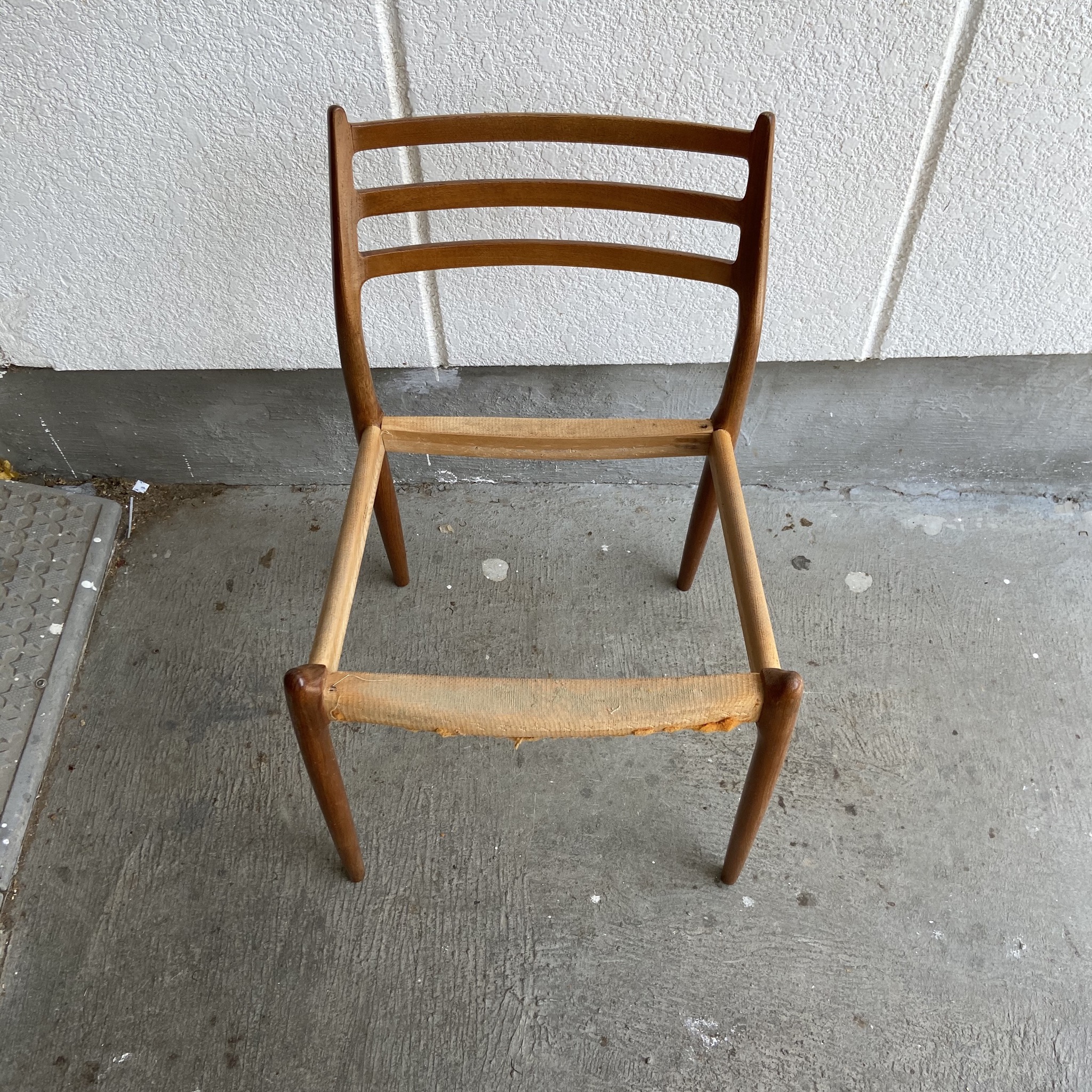 Niels Otto Moller（モラー）　Model 78 Chair 剥離