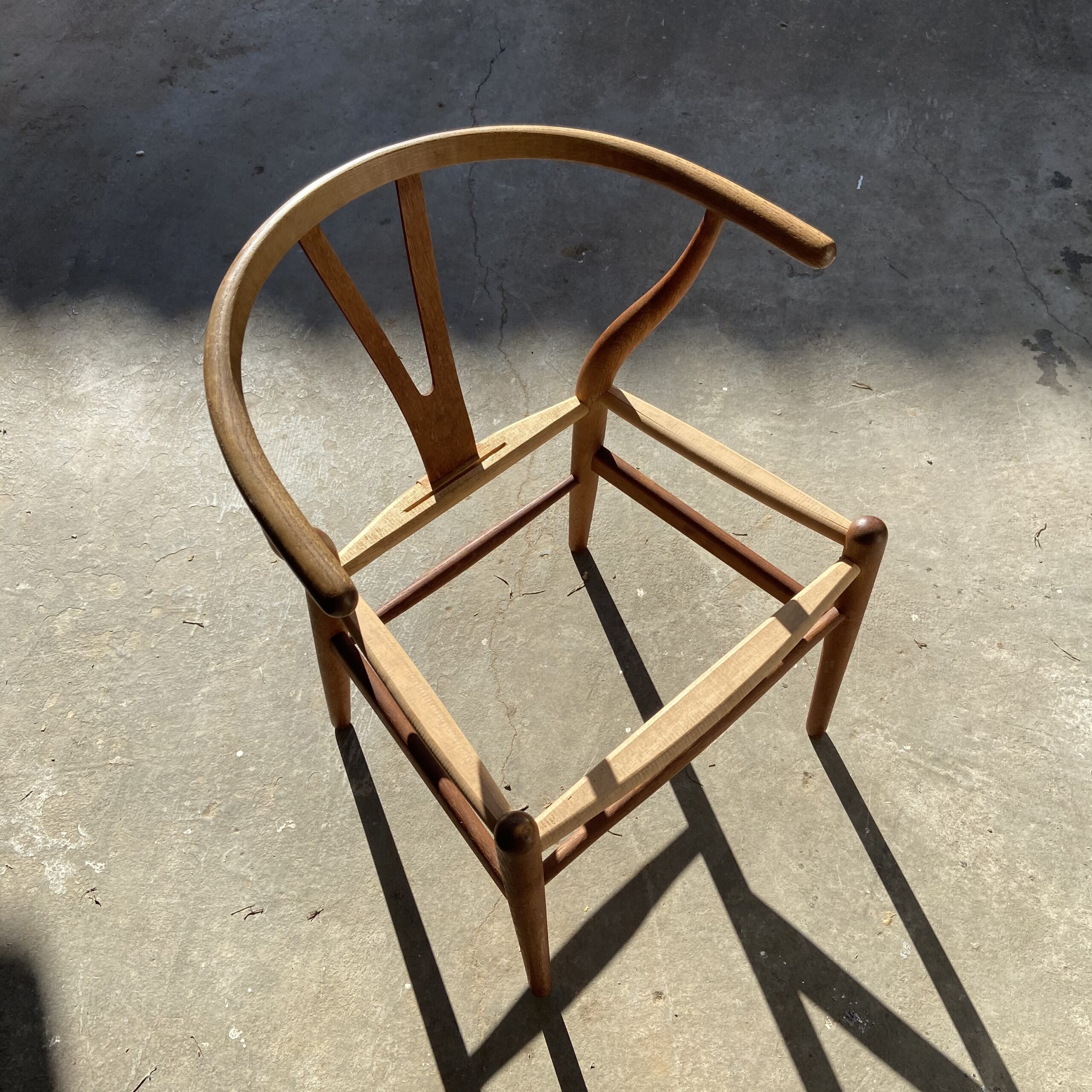 Hans J. Wegner（ウェグナー） CH24 Yチェア　剥離