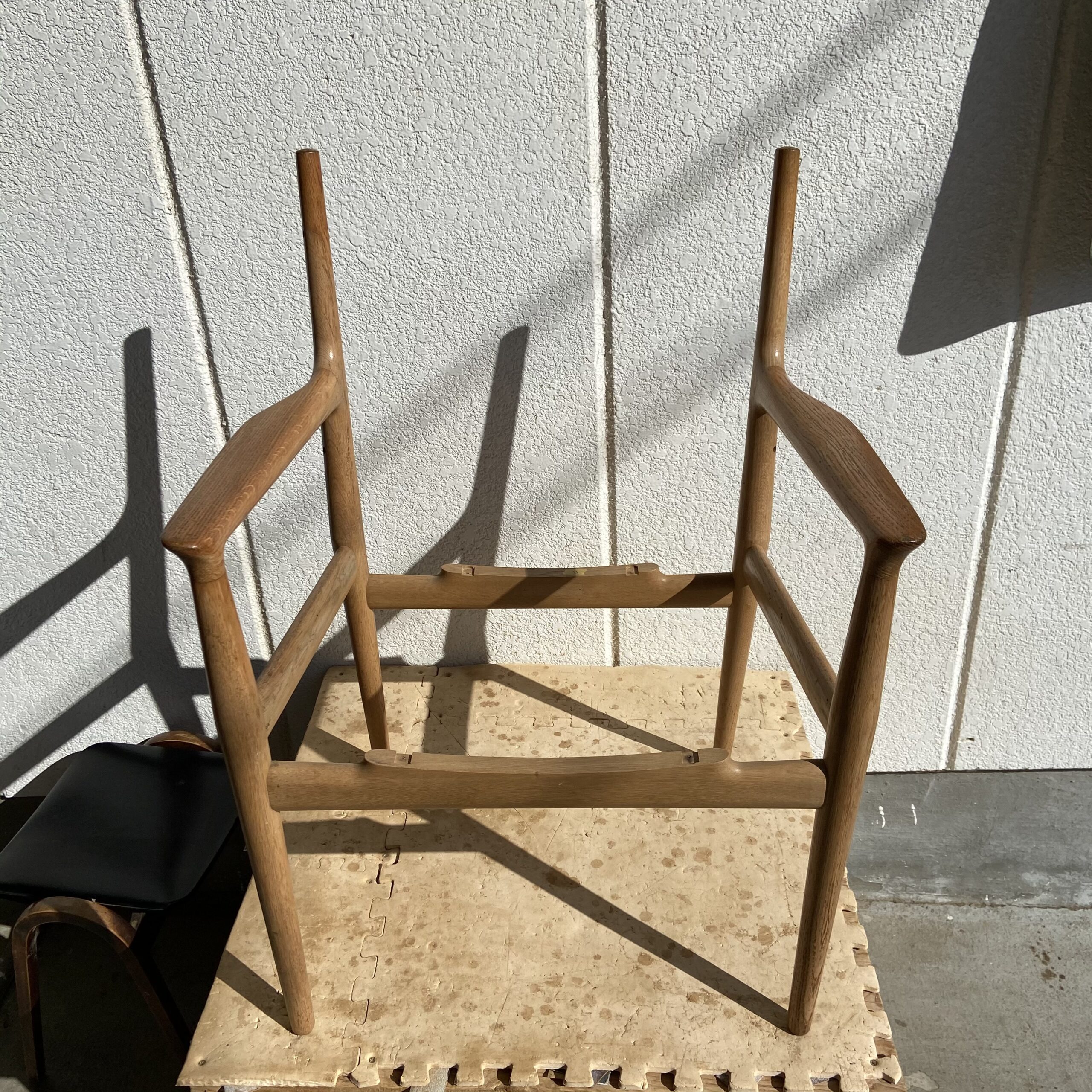 Hans J. Wegner（ウェグナー）　JH513 剥離